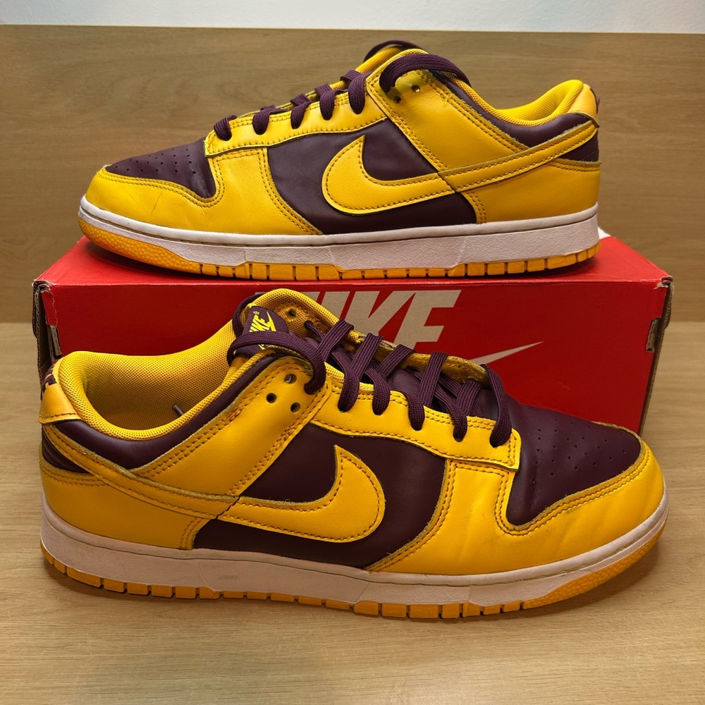 Nike Dunk Low Men's Retro Sneaker Size 10.5, University Gold